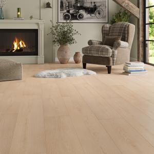 EURO Deluxe Oak 12mm Laminate – Honey Wide Plank
